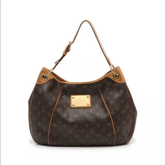 Louis Vuitton Galliera PM Review + What Fits In It 